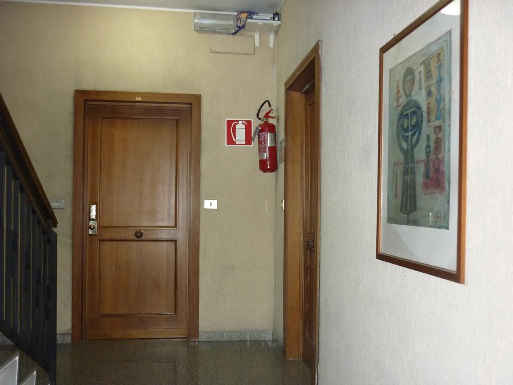 Eur Nir Residence Rome Bagian luar foto